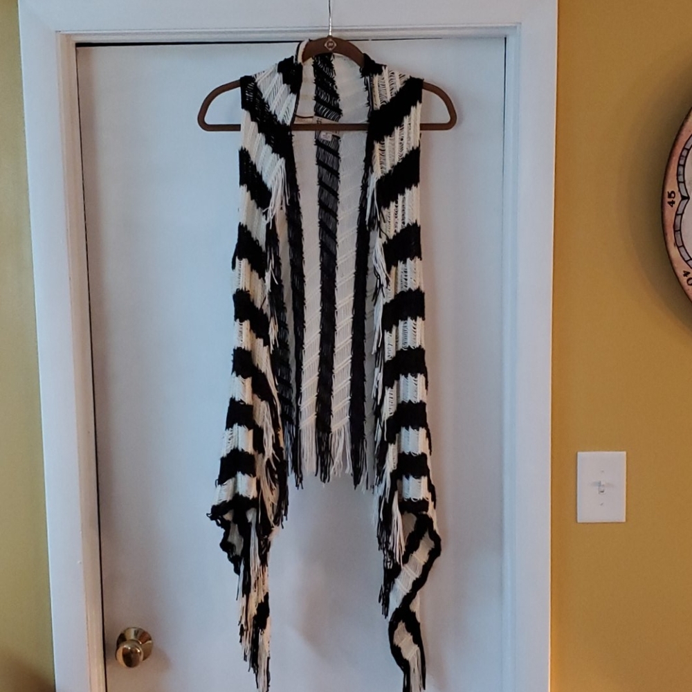 Womens Medium Cape
